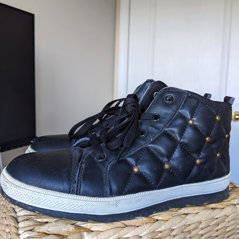 3/$15 Women's High Tops Urban sneakers